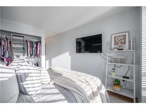 1208-75 King Street E, Mississauga, ON - Indoor Photo Showing Bedroom