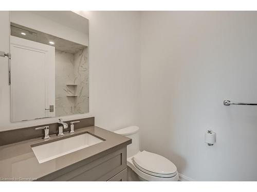 203-2060 Lakeshore Road, Burlington, ON - Indoor Photo Showing Bathroom