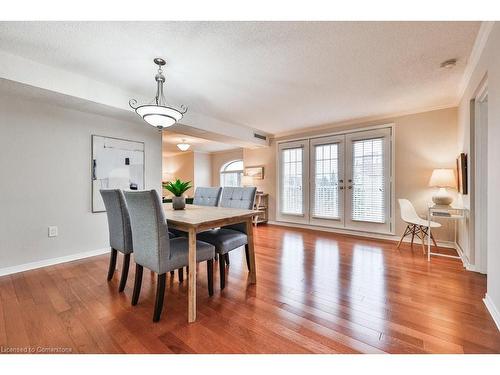 B406-216 Plains Road W, Burlington, ON - Indoor Photo Showing Dining Room