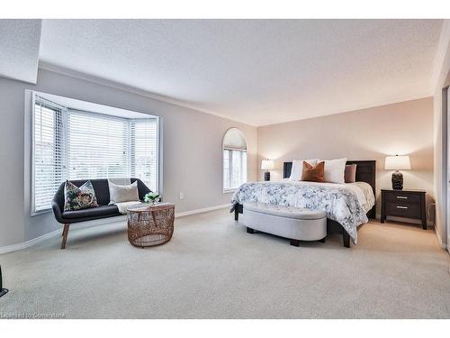 B406-216 Plains Road W, Burlington, ON - Indoor Photo Showing Bedroom