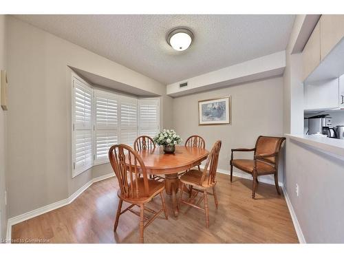 B406-216 Plains Road W, Burlington, ON - Indoor Photo Showing Dining Room