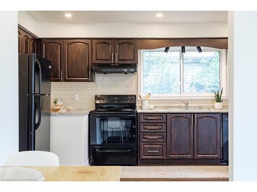 256 Charlton Avenue E, Hamilton, ON - Indoor Photo Showing Kitchen