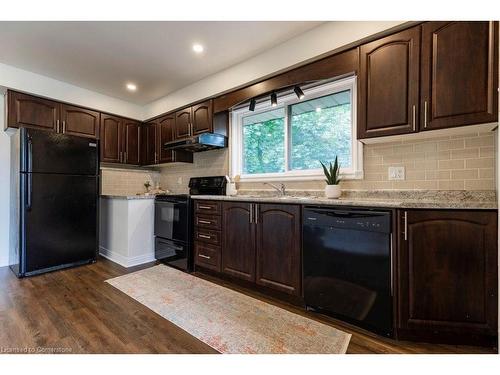 256 Charlton Avenue E, Hamilton, ON - Indoor Photo Showing Kitchen