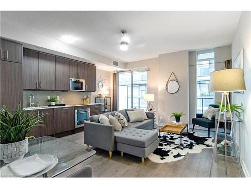 628-297 College Street, Toronto, ON - Indoor Photo Showing Living Room