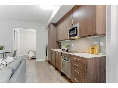 628-297 College Street, Toronto, ON - Indoor Photo Showing Kitchen