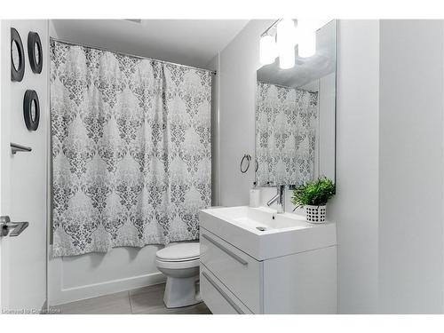 628-297 College Street, Toronto, ON - Indoor Photo Showing Bathroom