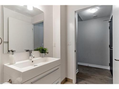 628-297 College Street, Toronto, ON - Indoor Photo Showing Bathroom