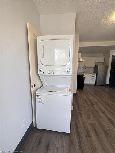 3-130 Wellington Street S, Hamilton, ON - Indoor Photo Showing Laundry Room