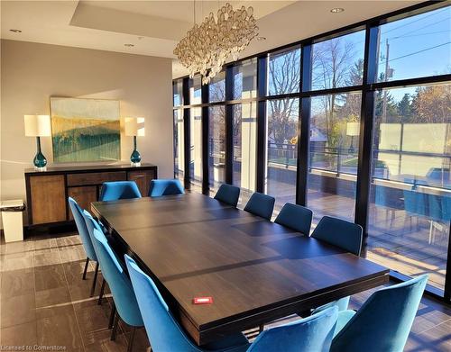 503-30 Hamilton Street S, Waterdown, ON - Indoor Photo Showing Dining Room