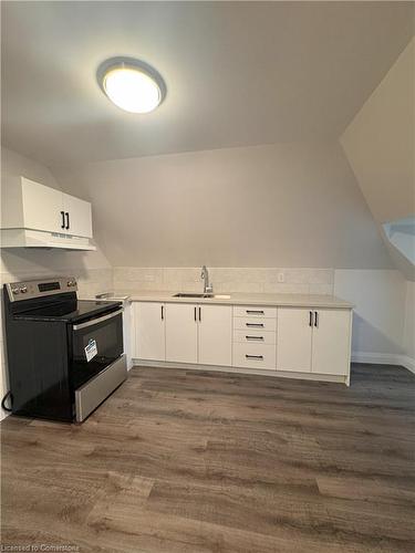 5-130 Wellington Street S, Hamilton, ON - Indoor Photo Showing Kitchen