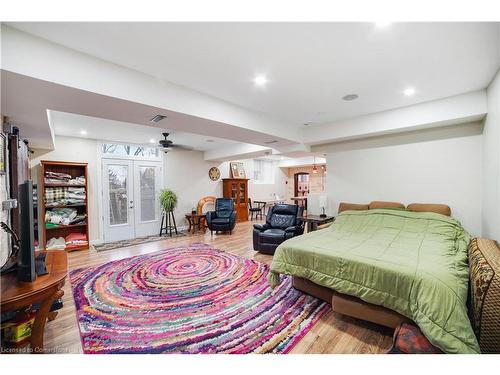 687 Highway 6, Caledonia, ON - Indoor Photo Showing Bedroom