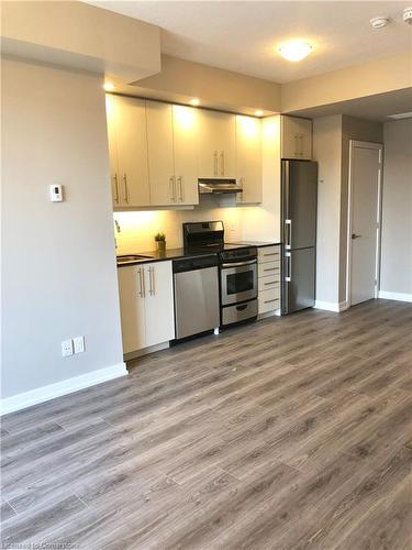 307-40 Esplanade Lane, Grimsby, ON - Indoor Photo Showing Kitchen