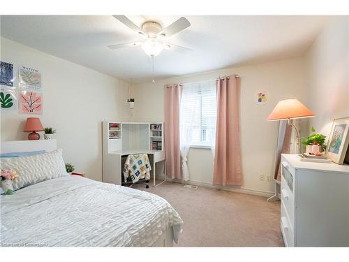 8503 Greenfield Crescent, Niagara Falls, ON - Indoor Photo Showing Bedroom