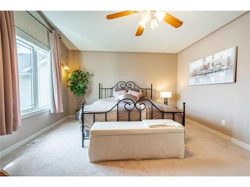 8503 Greenfield Crescent, Niagara Falls, ON - Indoor Photo Showing Bedroom