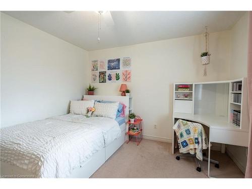 8503 Greenfield Crescent, Niagara Falls, ON - Indoor Photo Showing Bedroom