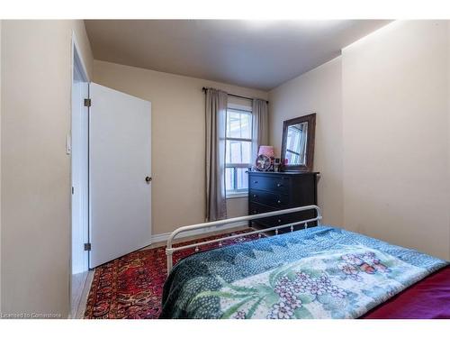 50 1/2 Clyde Street, Hamilton, ON - Indoor Photo Showing Bedroom