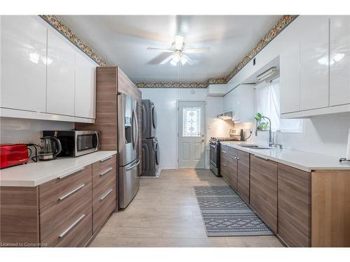 50 1/2 Clyde Street, Hamilton, ON - Indoor Photo Showing Kitchen