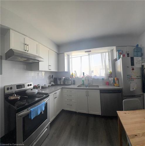 5-245 Mohawk Road E, Hamilton, ON - Indoor Photo Showing Kitchen