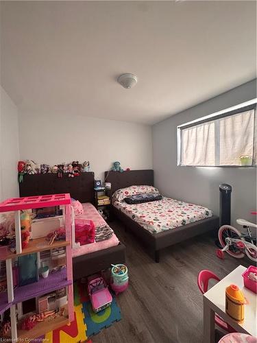 5-245 Mohawk Road E, Hamilton, ON - Indoor Photo Showing Bedroom