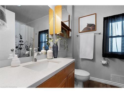 4407 Ontario Street, Lincoln, ON - Indoor Photo Showing Bathroom