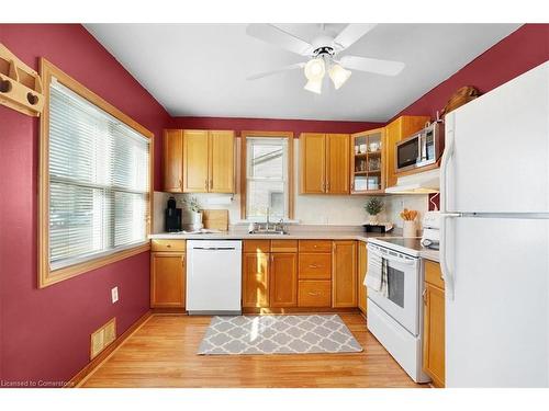 4407 Ontario Street, Lincoln, ON - Indoor Photo Showing Kitchen