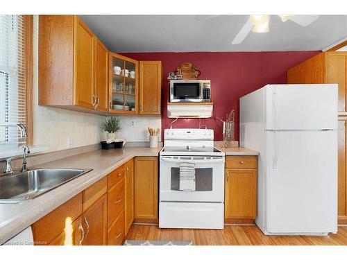 4407 Ontario Street, Lincoln, ON - Indoor Photo Showing Kitchen