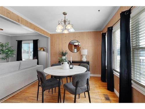 4407 Ontario Street, Lincoln, ON - Indoor Photo Showing Dining Room