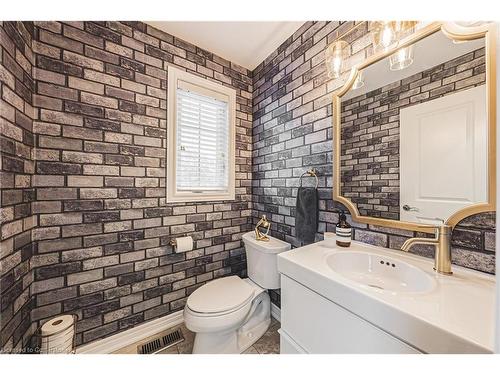 4-2220 Queensway Drive, Burlington, ON - Indoor Photo Showing Bathroom