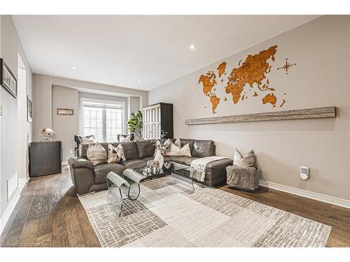 4-2220 Queensway Drive, Burlington, ON - Indoor Photo Showing Living Room