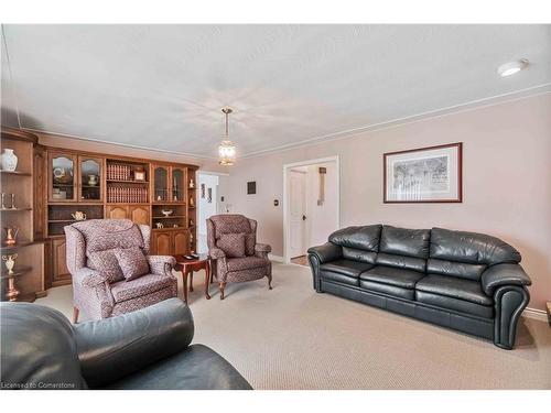 80 Margaret Avenue, Stoney Creek, ON - Indoor Photo Showing Living Room