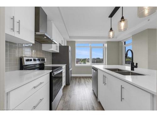 329-1 Redfern Avenue, Hamilton, ON - Indoor Photo Showing Kitchen With Double Sink With Upgraded Kitchen