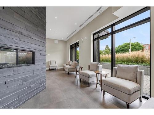 329-1 Redfern Avenue, Hamilton, ON - Indoor Photo Showing Living Room