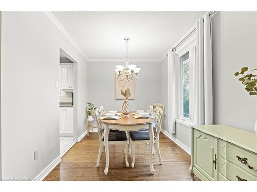 38 Brett Court, Hamilton, ON - Indoor Photo Showing Dining Room