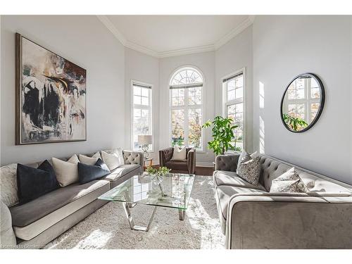 52-1150 Skyview Drive, Burlington, ON - Indoor Photo Showing Living Room