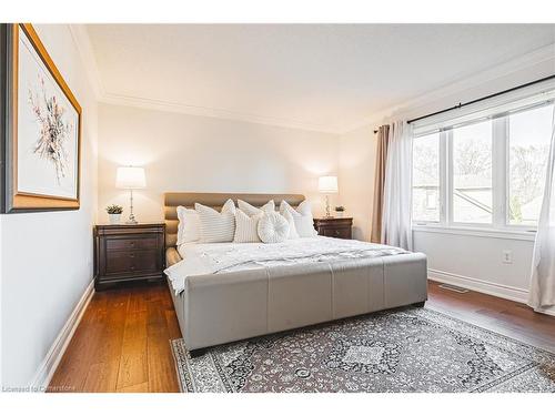 52-1150 Skyview Drive, Burlington, ON - Indoor Photo Showing Bedroom