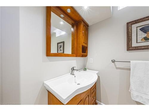 52-1150 Skyview Drive, Burlington, ON - Indoor Photo Showing Bathroom