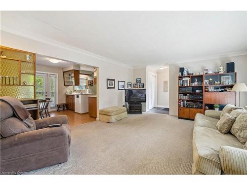 4 Edinburgh Drive, St. Catharines, ON - Indoor Photo Showing Living Room