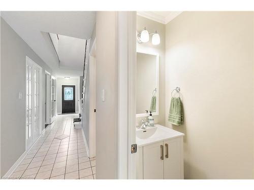 11 Waterford Crescent, Stoney Creek, ON - Indoor Photo Showing Bathroom