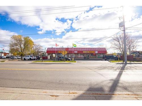 250 Welland Avenue, St. Catharines, ON 