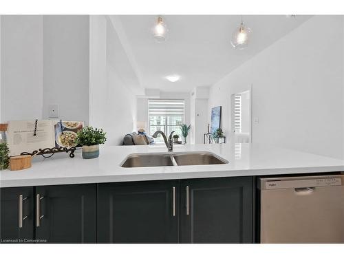 801-470 Dundas Street E, Waterdown, ON - Indoor Photo Showing Kitchen With Double Sink With Upgraded Kitchen