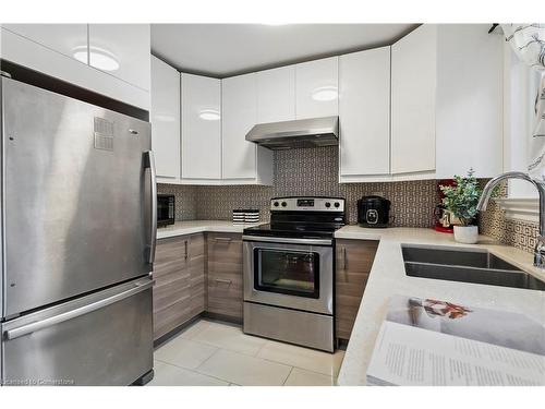 176-1221 Dundix Road, Mississauga, ON - Indoor Photo Showing Kitchen With Double Sink