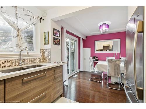 176-1221 Dundix Road, Mississauga, ON - Indoor Photo Showing Kitchen With Double Sink