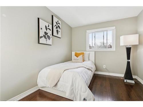 176-1221 Dundix Road, Mississauga, ON - Indoor Photo Showing Bedroom