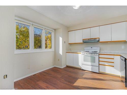 18-72 Stone Church Road W, Hamilton, ON - Indoor Photo Showing Kitchen