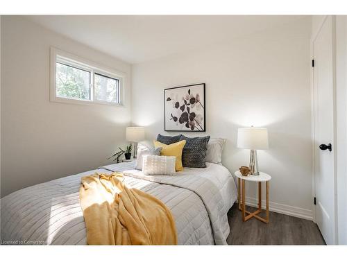 85 Walter Avenue N, Hamilton, ON - Indoor Photo Showing Bedroom