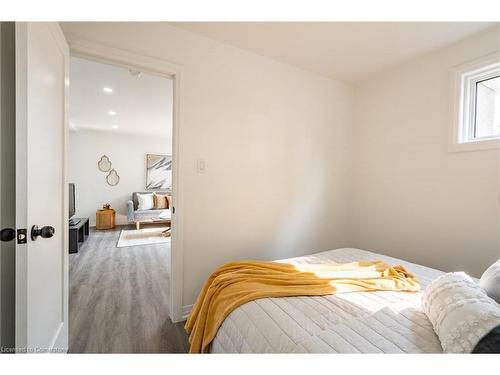 85 Walter Avenue N, Hamilton, ON - Indoor Photo Showing Bedroom