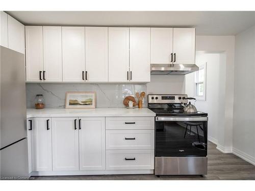 85 Walter Avenue N, Hamilton, ON - Indoor Photo Showing Kitchen