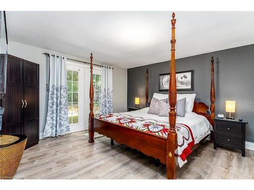 129 Parkview Drive, Ancaster, ON - Indoor Photo Showing Bedroom