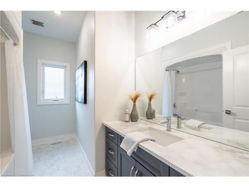 1040 Kettle Court, Fort Erie, ON - Indoor Photo Showing Bathroom