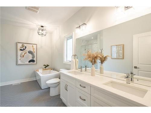 1040 Kettle Court, Fort Erie, ON - Indoor Photo Showing Bathroom